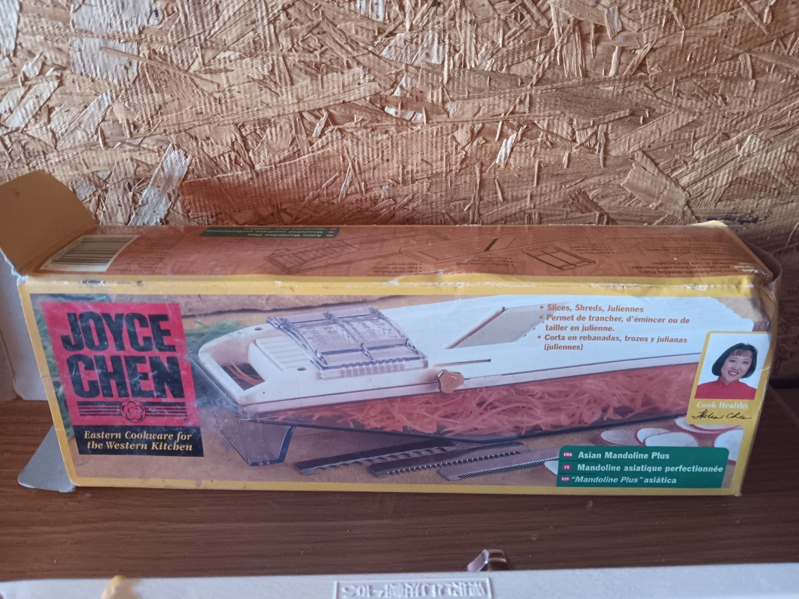 nos Joyce Chen Benriner Japanese Mandoline Plus Vegetable Slicer Shredder