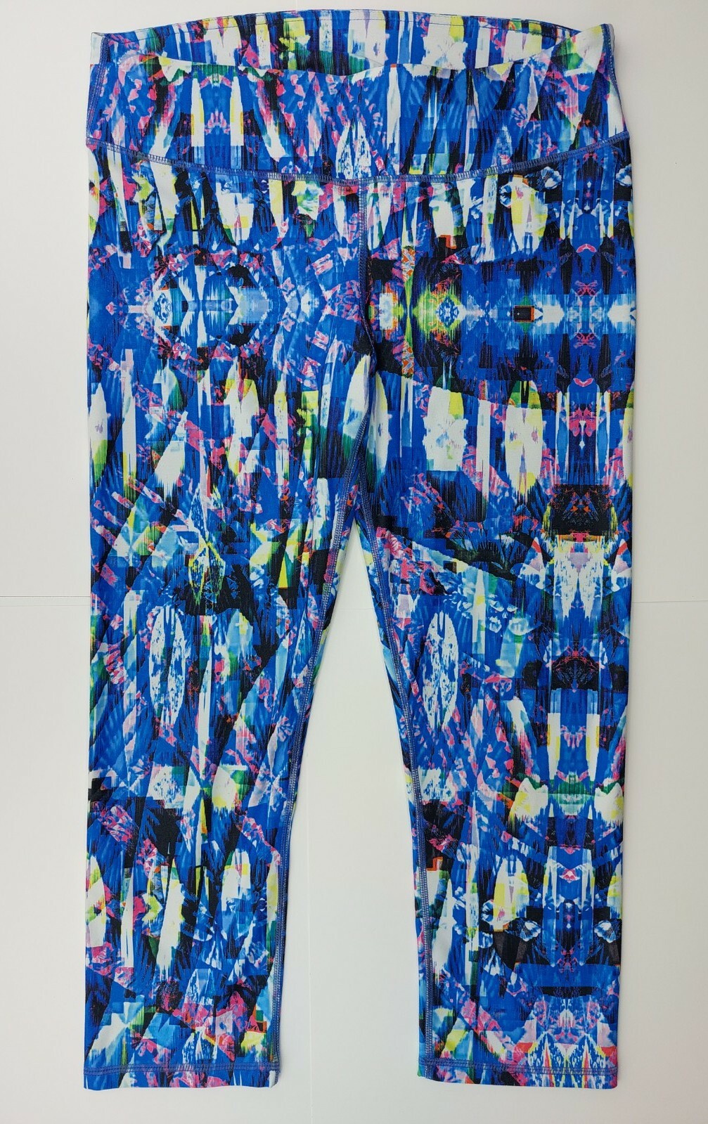 Fabletics Leggings Yoga Pants Capri Womens Medium Athletic Exercise Gym Blue