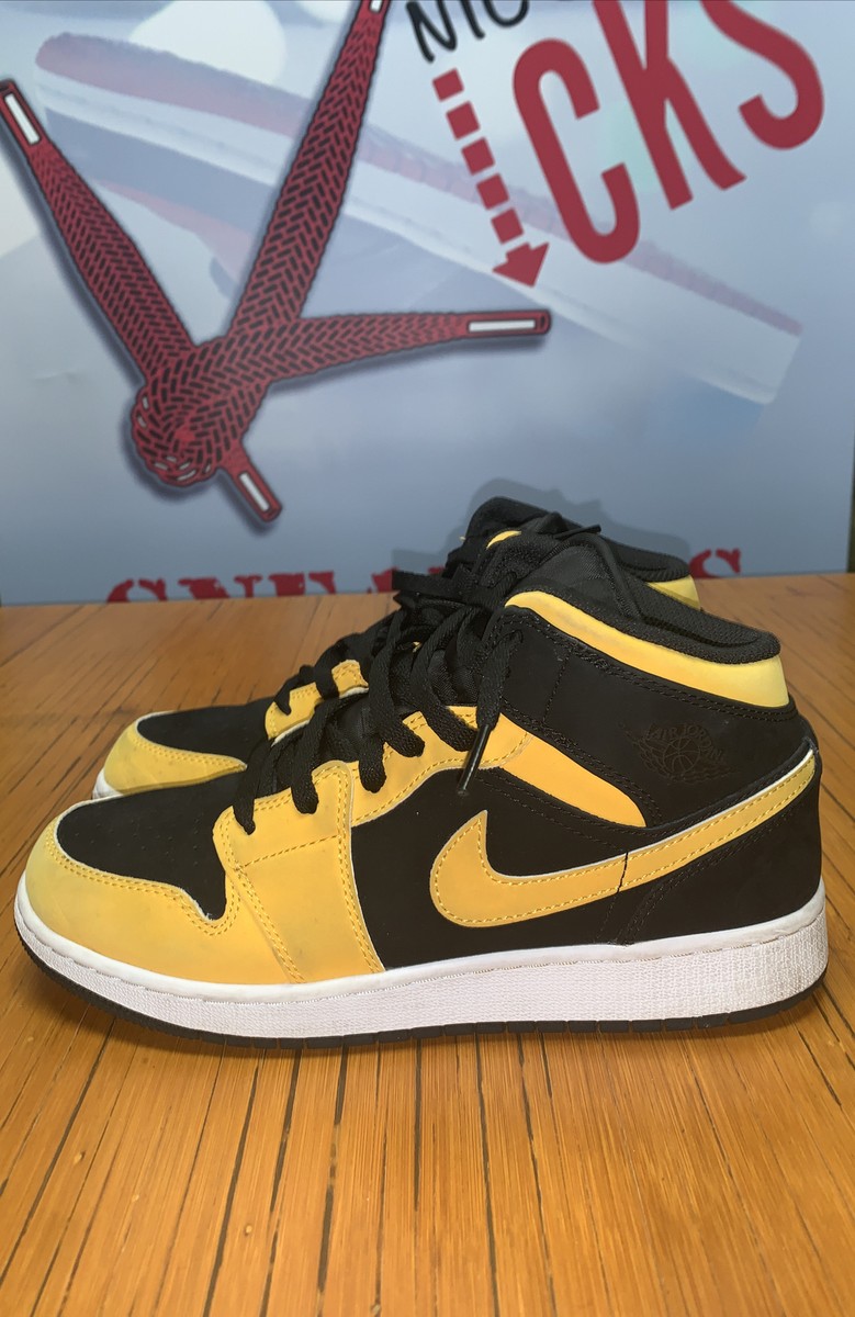 Air Jordan 1 Retro Mid “Reverse Love Black Yellow” (554725-071