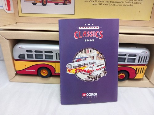 Corgi 97635 General Motors 4502, Los Angeles Motor Coach in 1:50 Scale - Picture 6 of 8