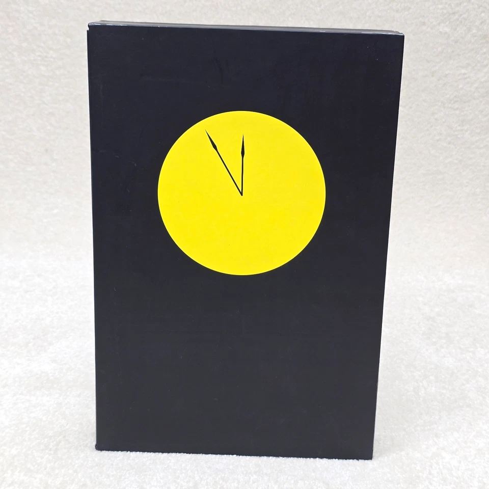 Absolute Watchmen (DC 2011) #1 1st Print Hardcover w/ Slipcase Alan Moore - Image 3 of 4