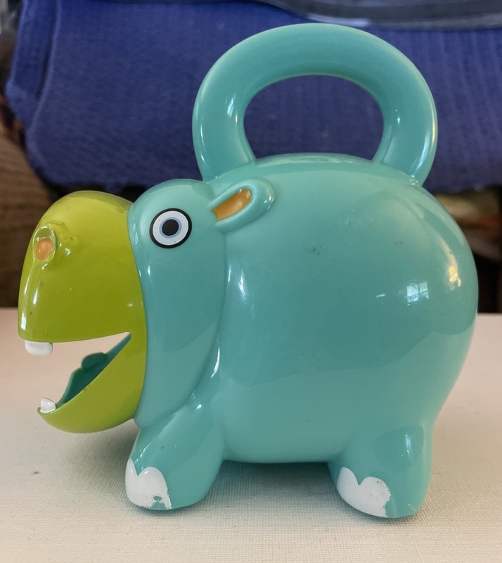 Vintage Avon Plastic Hippo Kids Bath/Beach Toy Watering Can - BV7 FK3 China