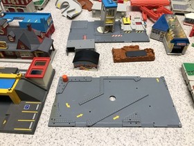 LARGE Lot of 1980s Galoob Micro Machine Buildings & Much More-See Photos & Read