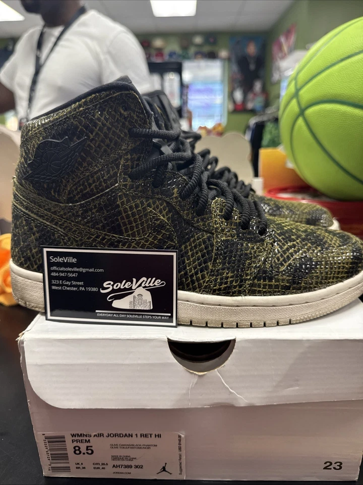Talla 8.5 - Air Jordan 1 Retro Premium Alta Piel de Serpiente W Foto 2 de 4