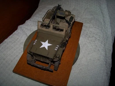 Maquette de la JEEP 1/4 Ton4X4 ..117th Cavalery 1945 ...aux 1/16 - Photo 1/4