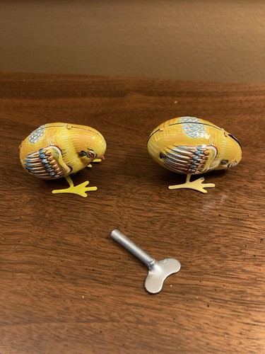 Vintage Easter Wind Up Toys 2 Chickens 2 Eggs 1 Duck 1 Winding Key - Picture 5 of 7