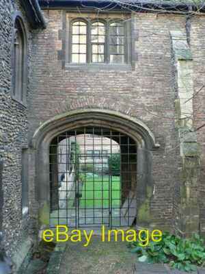 Photo 6x4 Corpus Christi College, St Bene't's churchyard Cambridge/TL465 c2007