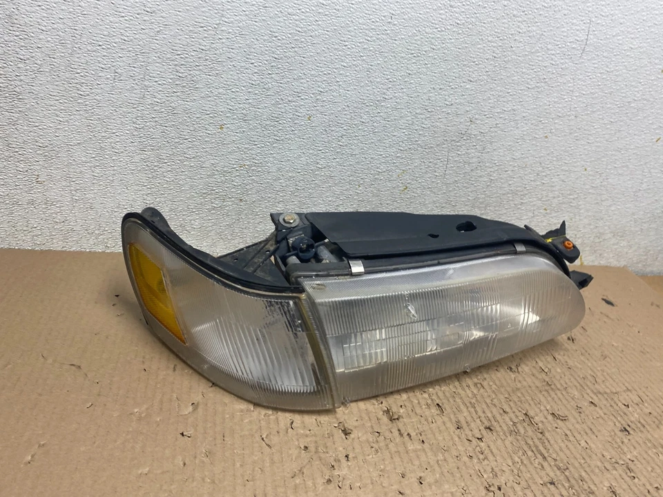 Farol lateral direito do passageiro Toyota Corolla 1993 a 1997 fabricante de equipamento original M9531 DW - Imagem 3 de 4