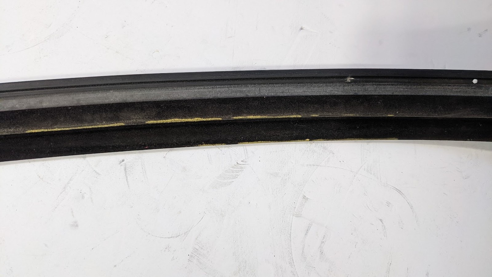 FERRARI 360 SPIDER PARTS LEFT DOOR GLASS WIPER SEAL outer 65164500