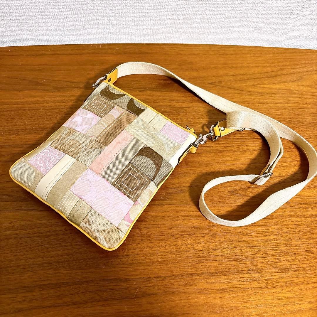 COACH Shoulder bag Patchwork pattern Pink Vintage Authentic From