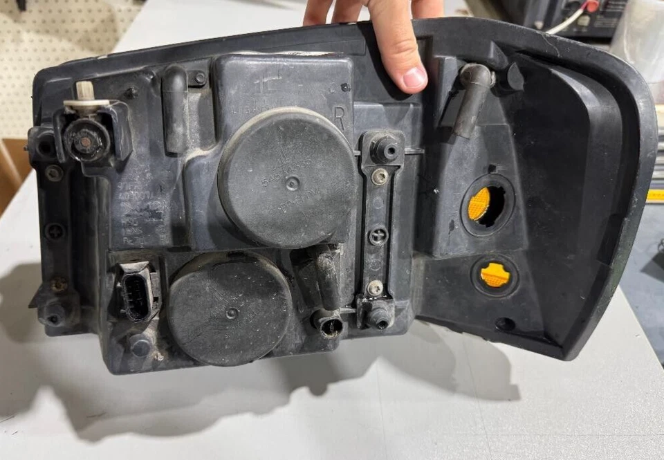 Faro delantero derecho GMC ENVOY 2002-2009 P/N 15069668 ORIGINAL OEM PIEZA USADA Foto 4 de 4