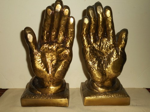 Brass Praying Hands Bookends Vintage MCM Bronze Tone Metal Religious Bookend Set - Picture 2 of 12