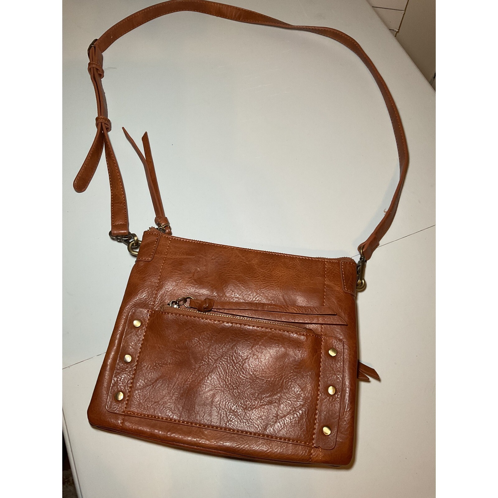 Distressed Faux Leather Crossbody Bag with Zipper Pocket for Travel-image