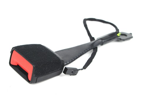 760857755A Original VW Touareg 3 III CR7 Gurtschloss Gurtpeitsche Vorne Li / Re