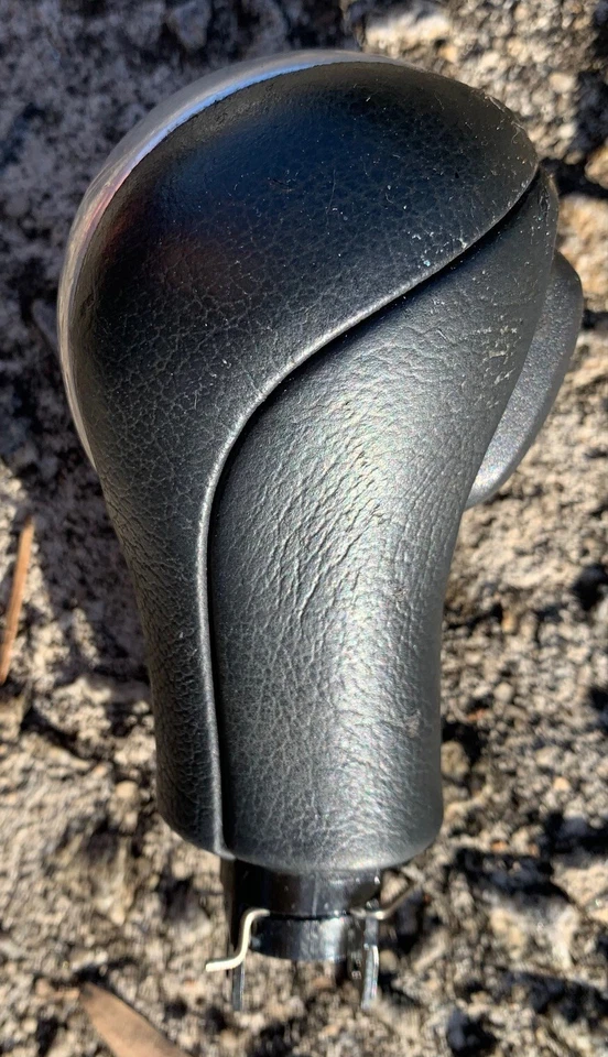 Infiniti G37 G35 2007-2013 perilla de cambio OEM automática perilla de cambio negra Foto 2 de 4