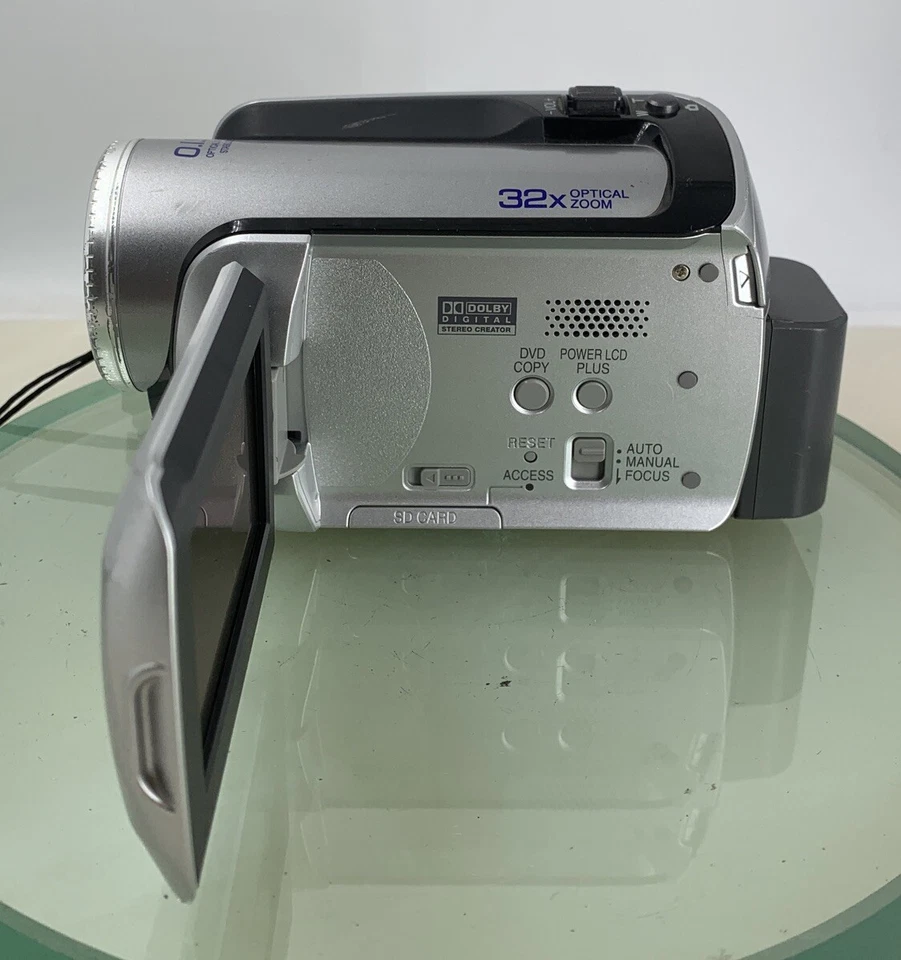 Panasonic SDR-H20EB-S VIDEO CAMCORDER - SILVER WITH CHARGER TESTED - 1 - Image 4 of 4