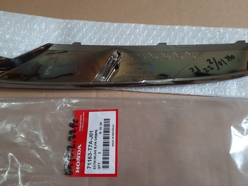 Genuine Honda HR-V Right Headlamp Chrome Trim 2019-2021 71163-T7A-J01 Indonesia - Picture 2 of 4