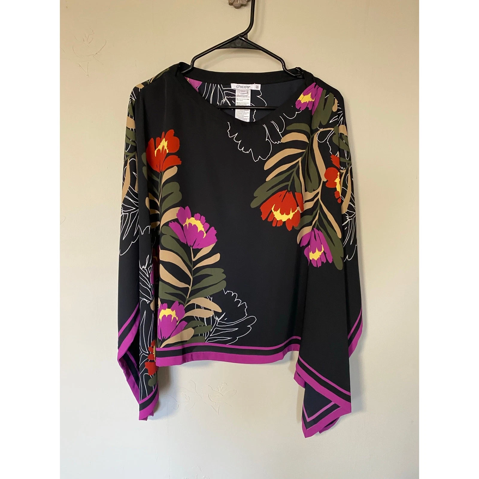 Chicos Bold Floral Graphic Print Poncho OS Dopamine Resort Travel Whimsical
Opens in a new window or