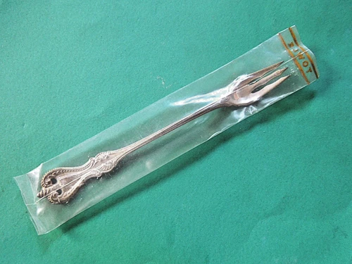 STERLING SILVER TOWLE OLD COLONIAL 6-1/8'' SEAFOOD COCKTAIL FORK