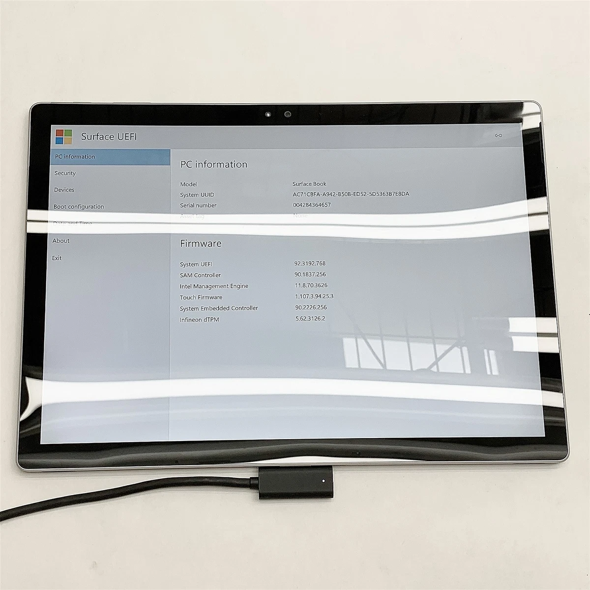 Microsoft Surface Book Intel Core i7 6th Gen. PC Laptops