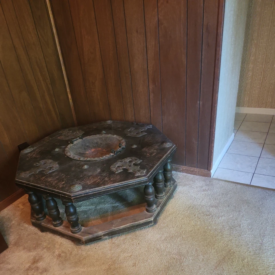 Mesa de centro brasero renacimiento español de Artes de México Internacionales Foto 4 de 4