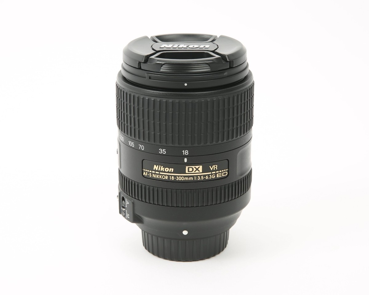 Nikon AF-S DX NIKKOR 18-300mm f/3.5-6.3G ED VR Wide-Angle / Super