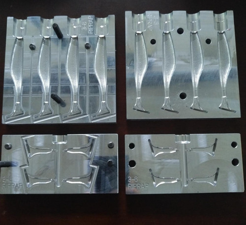 Angling AI 3.8" rip rap w/ tail mold 4 cavities each bait mold