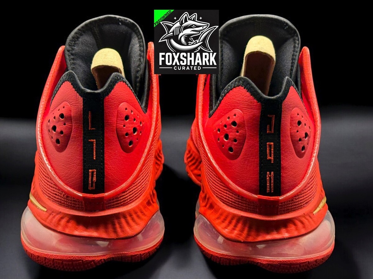 定価税込26400円　ナイキLEBRON 19 XIX 新品未使用26.5㌢ 安定したフィット感と最新のクッションシステムが搭載された