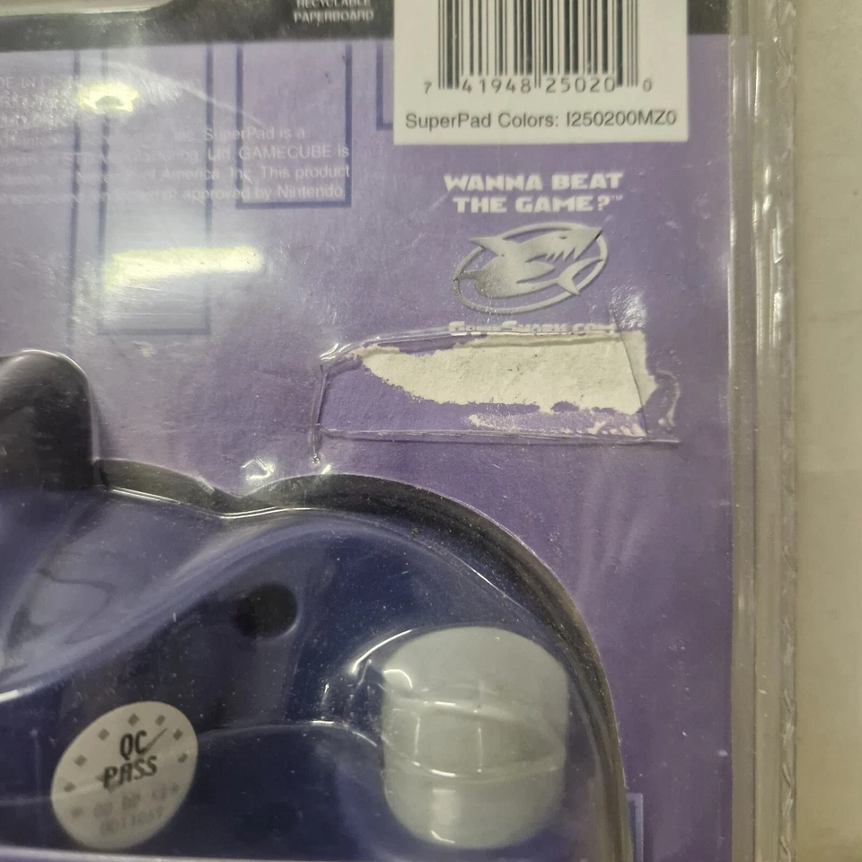 InterAct ThirdParty SuperPad Gamecube Controller Indigo New Damaged Packaging - Image 3 of 3