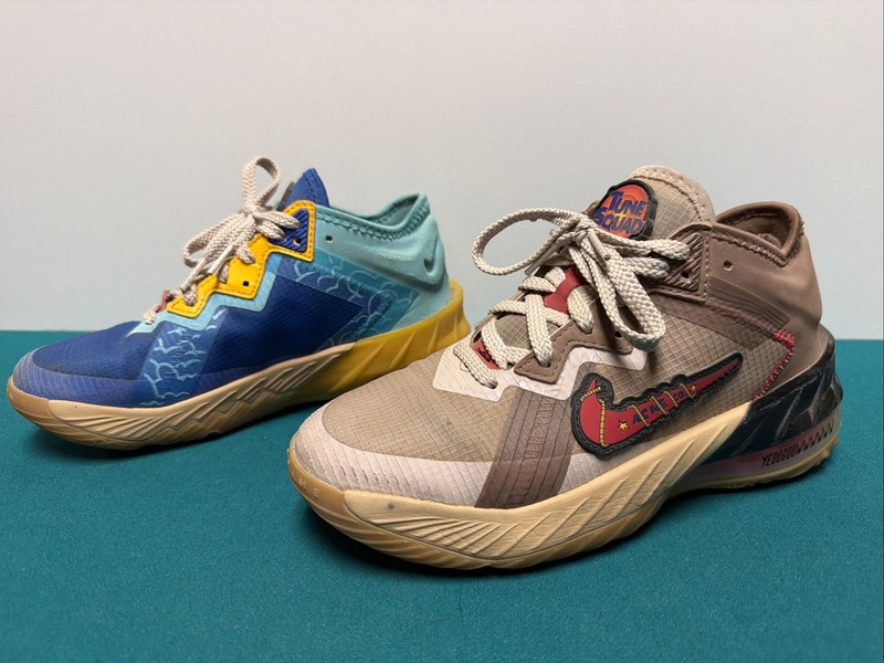 Nike Tune Squad Size 4