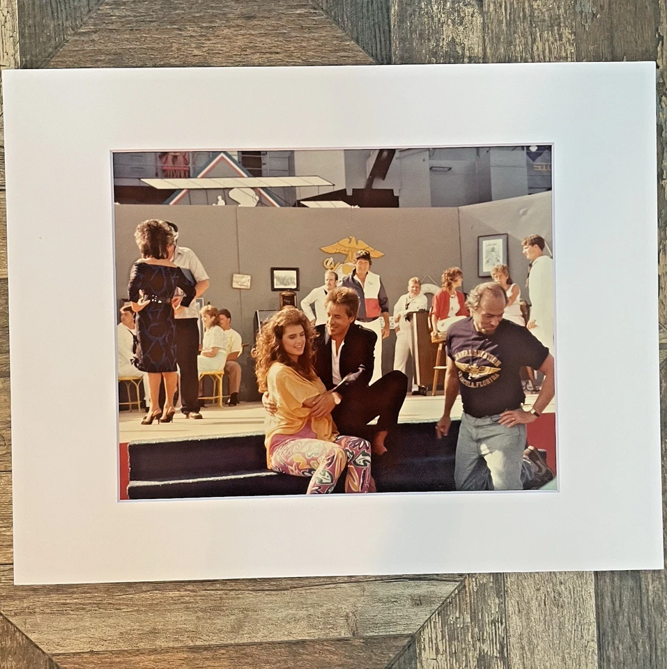 Brooke Shields Don Johnson Liz Taylor Bob Hope 1986 USO lote de fotos sinceras mate Foto 2 de 4