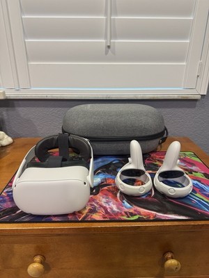 Meta Oculus Quest 2 128GB VR Headset With Accessories (Amazing Condition)