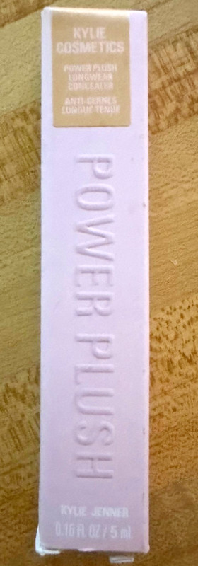 Kylie POWER PLUSH longwear concealer 3N (light) NEW