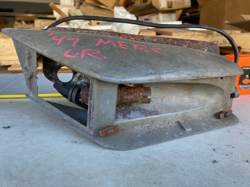 Juego de 2 carcasas de luces traseras Mercury 1946 1947 Foto 4 de 4