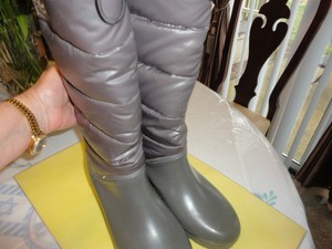 knee high sperry boots