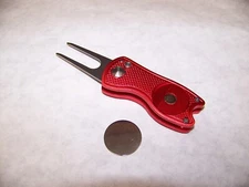 Switchblade Golf Divot Tool with Ball Marker  RED  New in Box   FREE SHIPPING