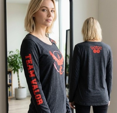 Pokémon Center Pokémon GO Team Valor Women s 2XL Long Sleeve Shirt Moltres