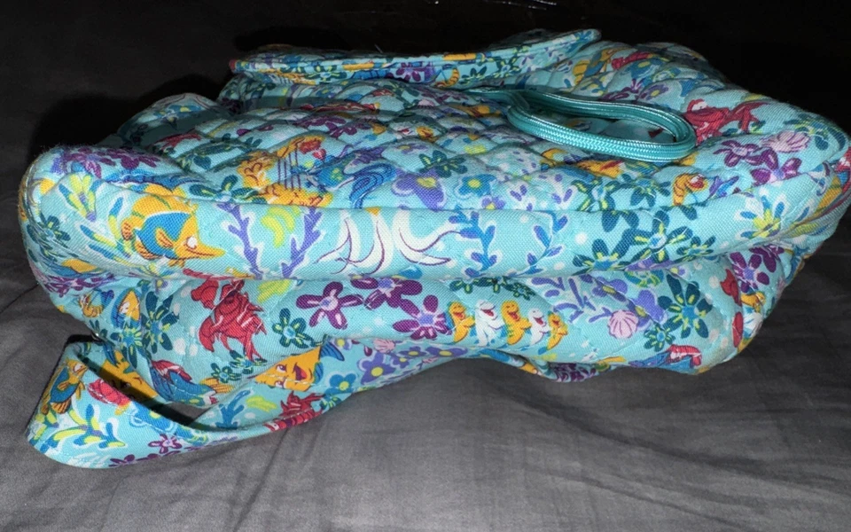 Mini Mochila Vera Bradley Disney Ariel La Sirenita Floral Disney Foto 2 de 4
