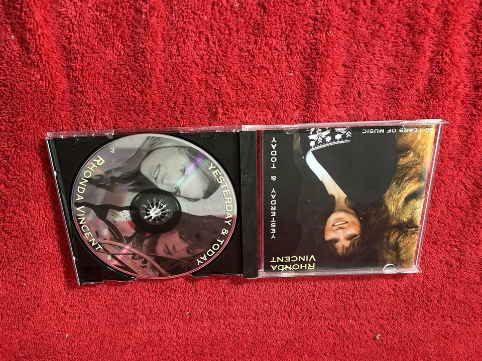 SIGNED 1998 RHONDA VINCENT Yesterday And Today CD Foto 2 de 3