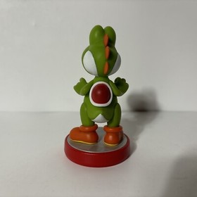 Yoshi Amiibo Super Mario Bros. Series - Red Base Figure Nintendo NES