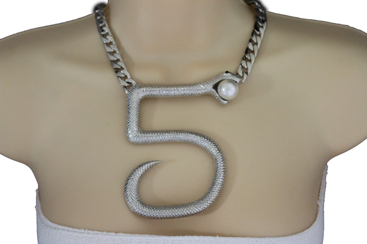 Metal chains store for jewelry
