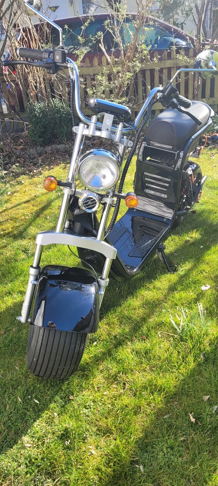 Elektro Zweiradroller der Marke Econelo