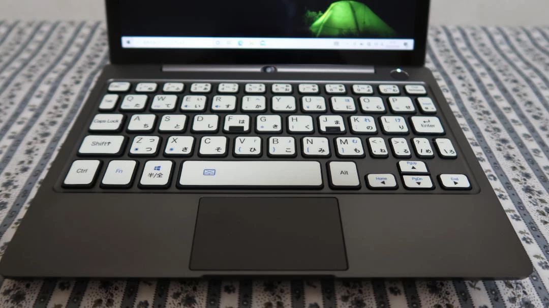 史上一番安い GPD P2 Max(m3-8100Y/16GB/SSD512GB/Win10) ノートPC