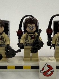 LEGO Ideas - Ghostbusters Ecto-1 - 21108 - Peter, Ray, Egon, Winston Minifigures