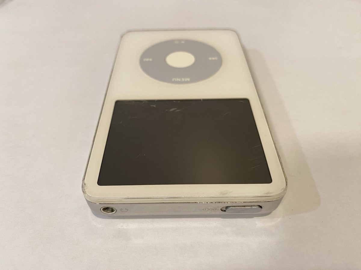 Apple iPod Classic 5th Generation Enhanced 80 GB - White - Works
