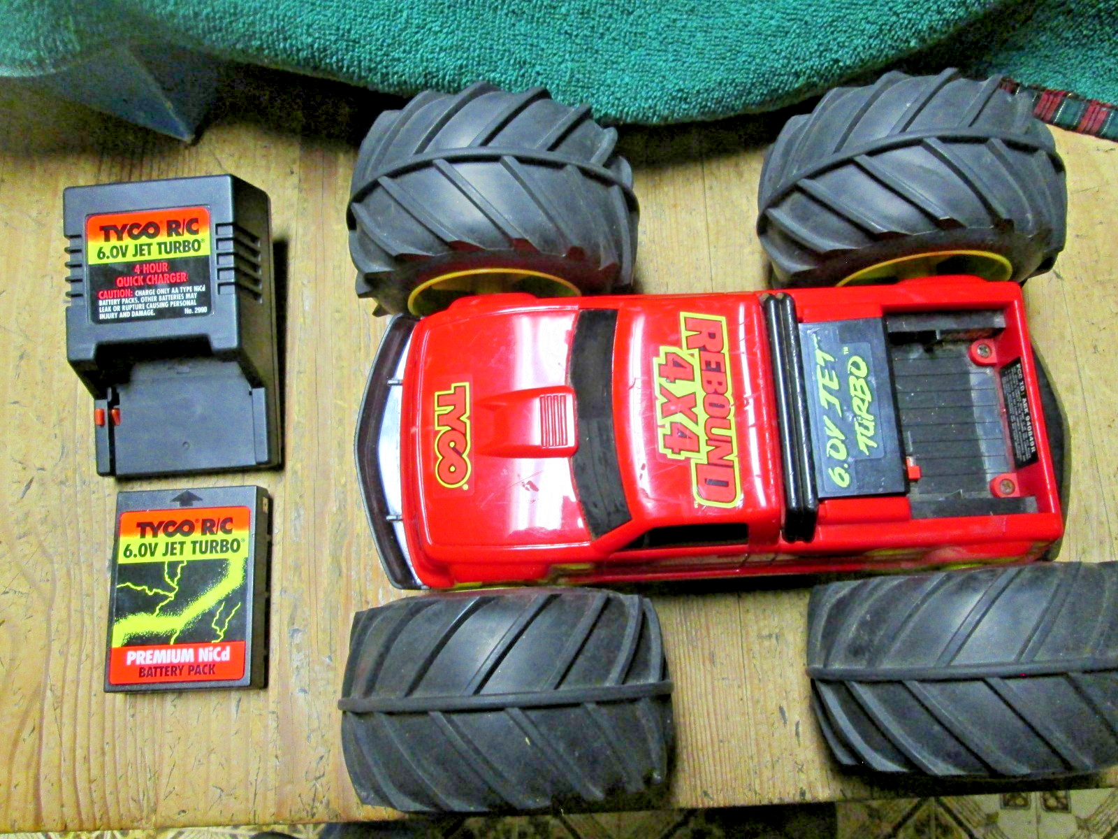 vintage tyco rebound 4x4 rc radio control + battery & charge