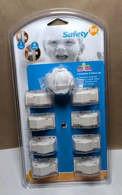 Safety 1st Magnetic Tot Lok Complete 9-Piece Set White 8 Locks 1 Key New Sealed