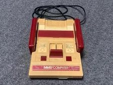 Nintendo Famicom Console HVC-001 - FOR PARTS OR REPAIR
