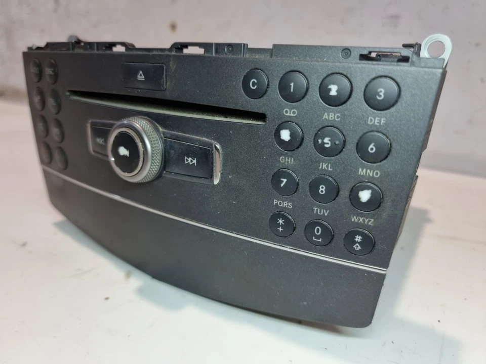 Mercedes C-Class Radio Stereo CD Player Head 2009 W204 Pre-Facelift A2049068901 - Image 2 of 4