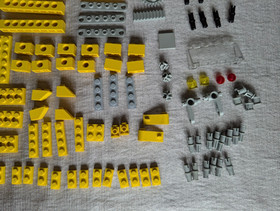 LEGO TECHNIC: Universal Set (8020) with Box & Instructions *Missing some pieces